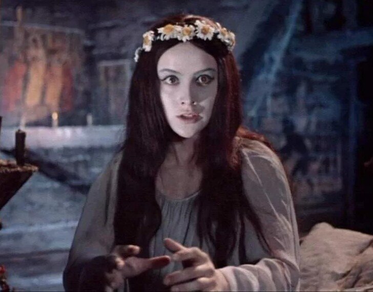 Паночка (кадр из фильма "Вий")