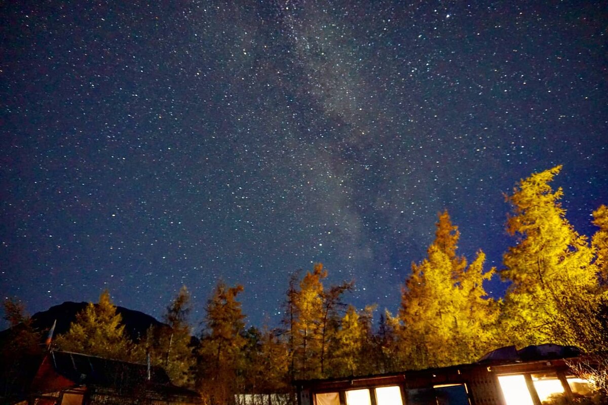 Вот какая красота над нашей туристической базой. Плато Путорана.