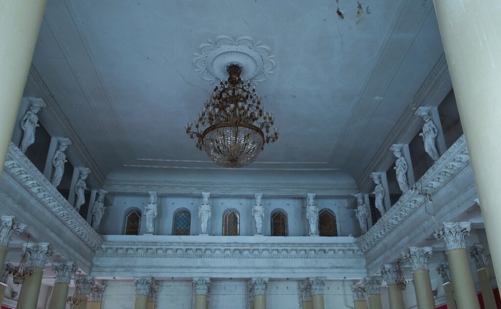 Дом офицеров площадь ленина. Дом дворянского собрания тверь. Дом офицеров владикавказ станиславского. Дом офицеров в камышине снесли. Здание дворянского собрания тверь.