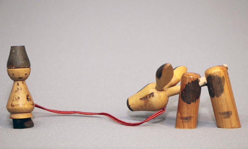 Детская игрушка "Пастух с теленком" начала ХХ века, принадлежавшая родственникам Ризы Фахретдина. Фото: Мемориальный музей Ризаэтдина Фахреддина (Альметьевский район РТ, село Кичучатово).