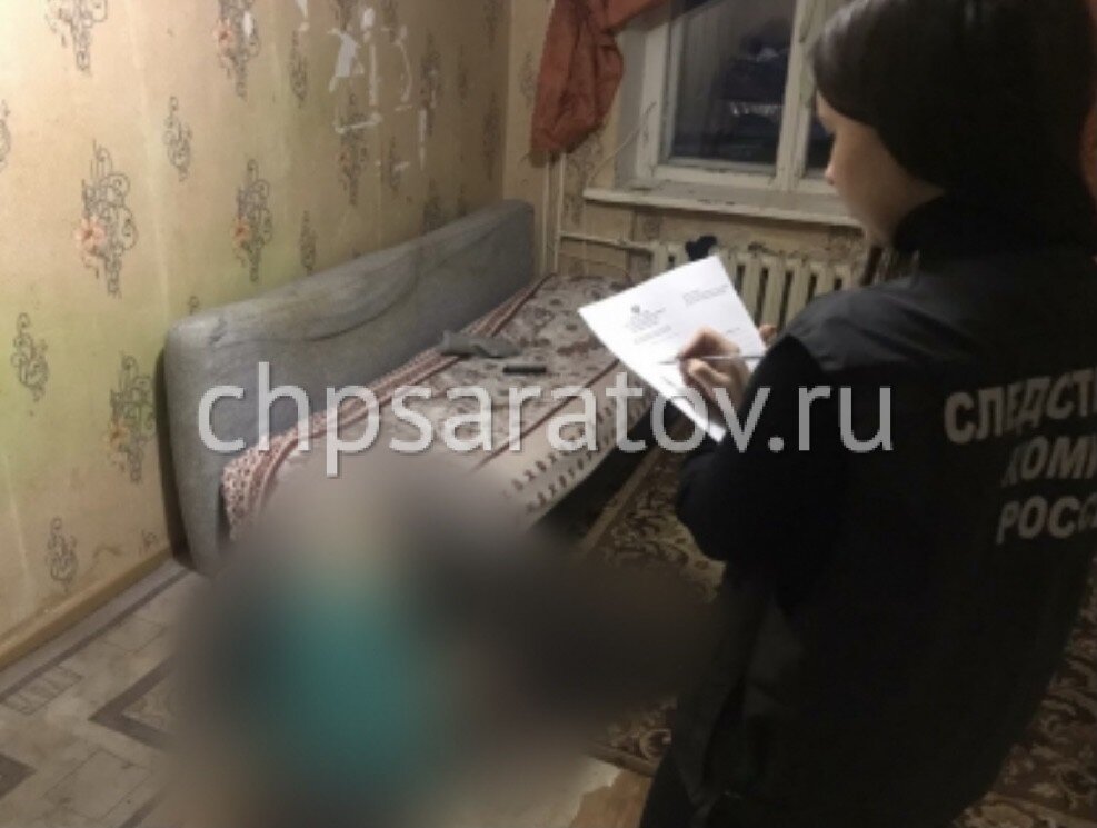 В настоящее время выполняется комплекс проверочных мероприятий, направленных на установление всех обстоятельств произошедшего. Проводится судебно-медицинское исследование с целью определения причины смерти мужчины. По результатам проверки будет принято соответствующее процессуальное решение.