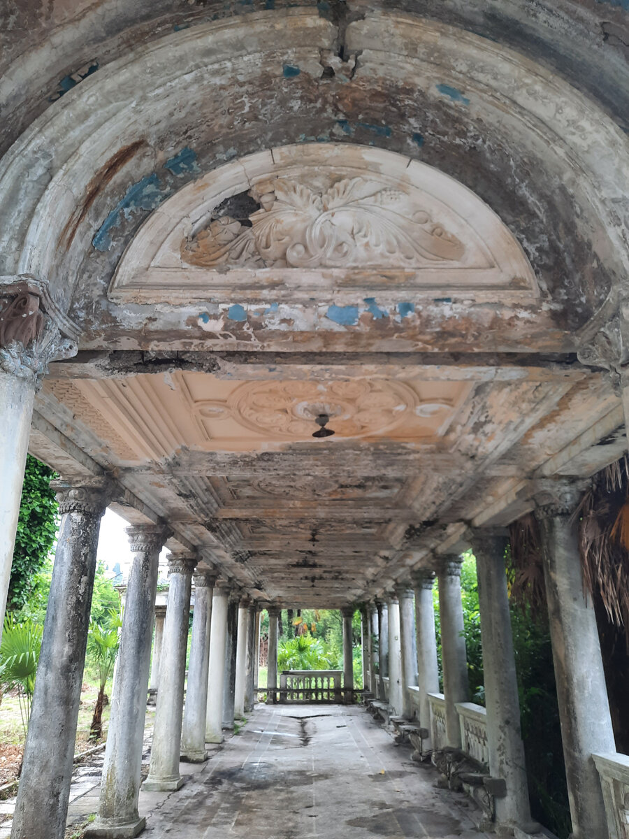 остатки бывшей роскоши 