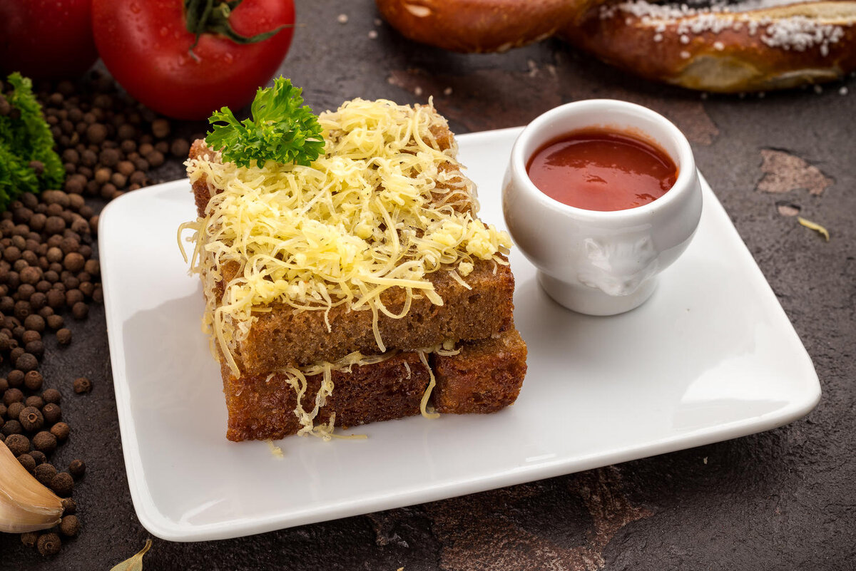 Чесночные гренки с сыром