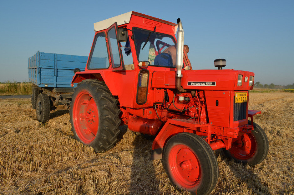 Легендарный румынский трактор UTB Universal 650 