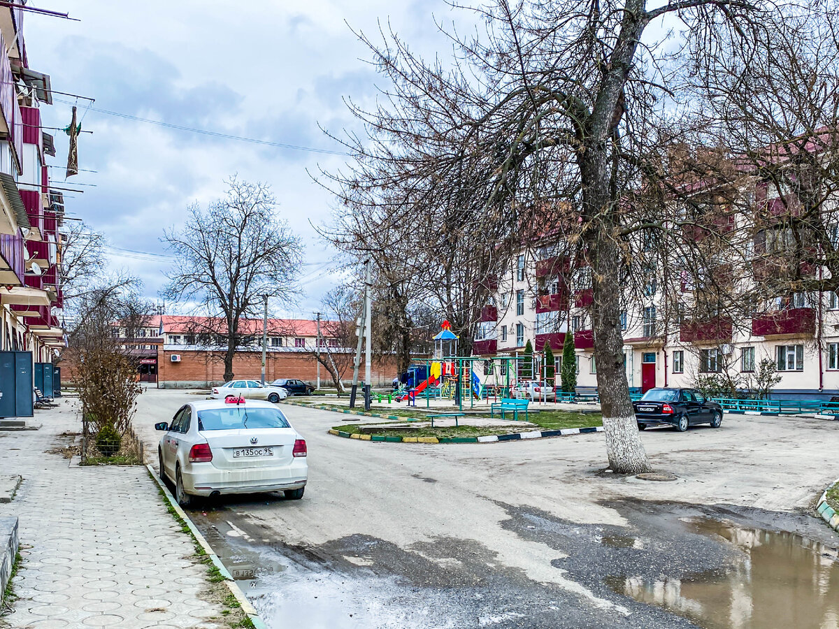 Спальный микрорайон Грозного Алды, или Черноречье, рядом с Грозненским  морем. Прогулялся по нему и посмотрел, как он живет | Прекрасное рядом |  Дзен