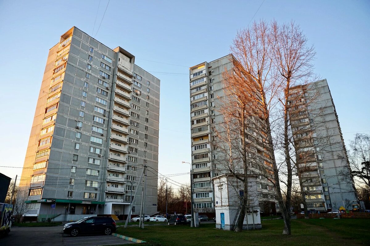 Посёлок Ухтомский: островок деревенской Москвы, окружённый многоэтажными  домами | Фёдор Тенин | Дзен