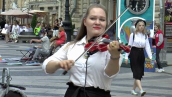 ДЕВУШКА СО СКРИПКОЙ В ЦЕНТРЕ САНКТ-ПЕТЕРБУРГА !!! ВЫСТУПЛЕНИЕ ЕВГЕНИИ ЧЕРНЫХ НА НЕВСКОМ ПРОСПЕКТЕ (2020)