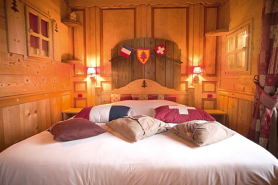 Можно спихнуть свою половину в другое государство...