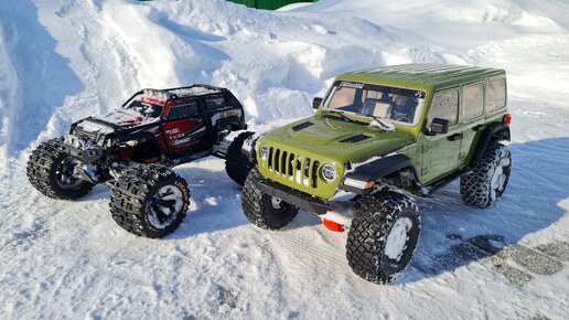 ЛЕГЕНДА против Axial SCX6 ... Вот как Traxxas Summit рвет ЭТО ВЕДРО! ... RC OFFroad 4x4