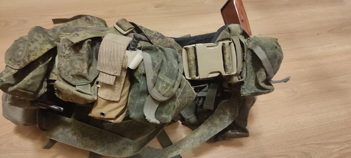 Аптечка первой линии в двух подсумках. 