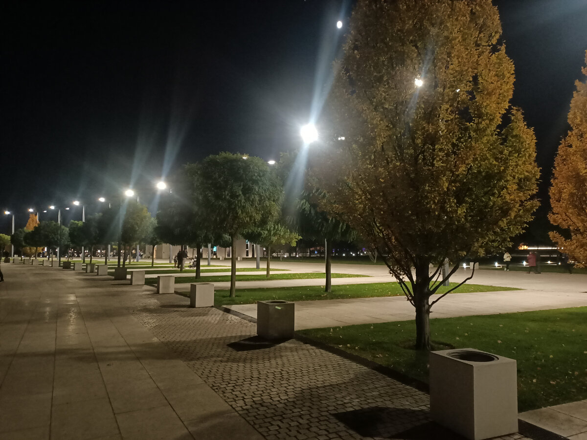 Парк Галицкого в Краснодаре ночью