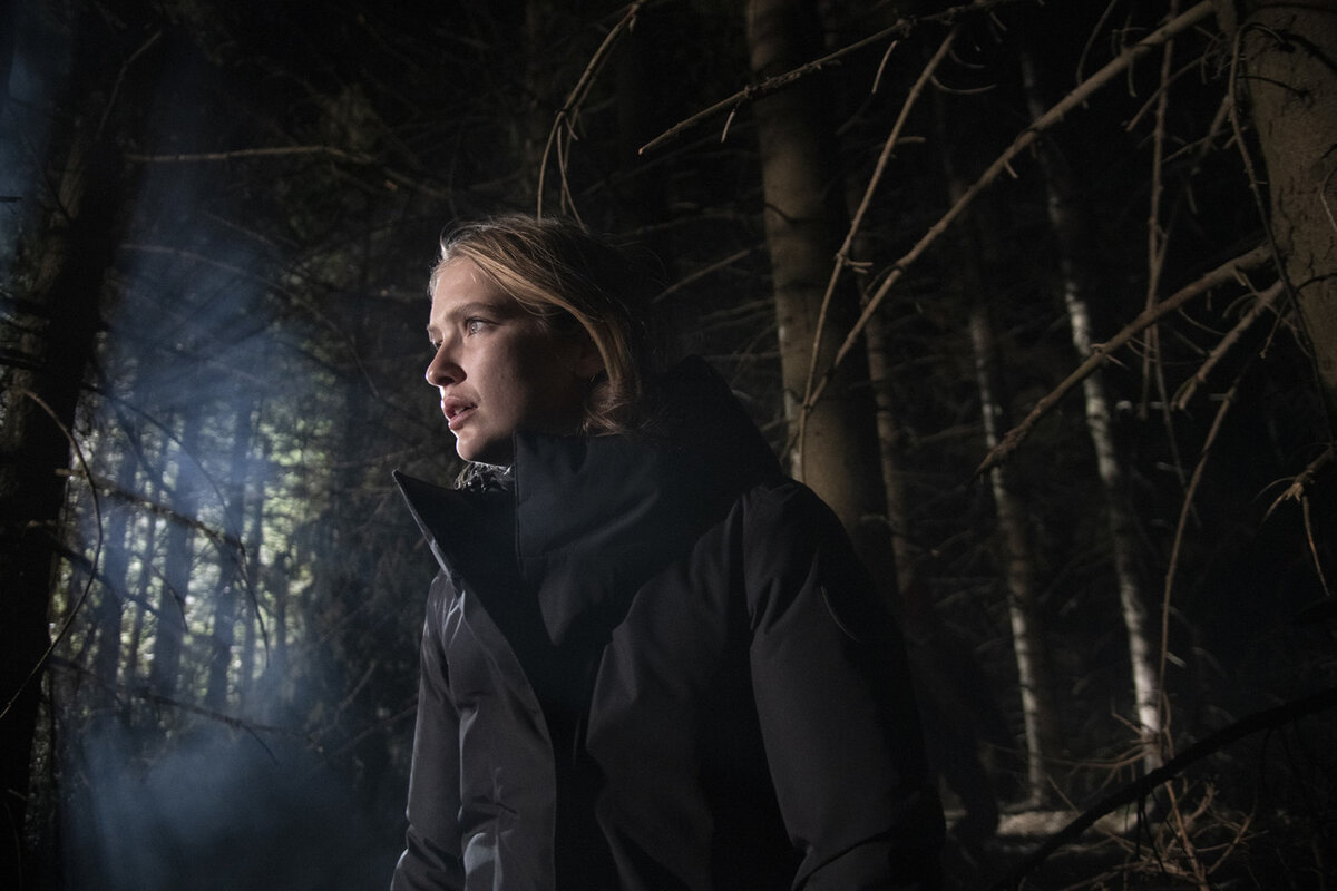 Психиатр Луиза пытается начать новую жизнь в маленькой деревне Обрак после внезапной смерти пациента во время сеанса гипноза. Вскоре новый пациент со странным поведением превращает жизнь женщины и тех, кто ее окружает, в настоящий ад.