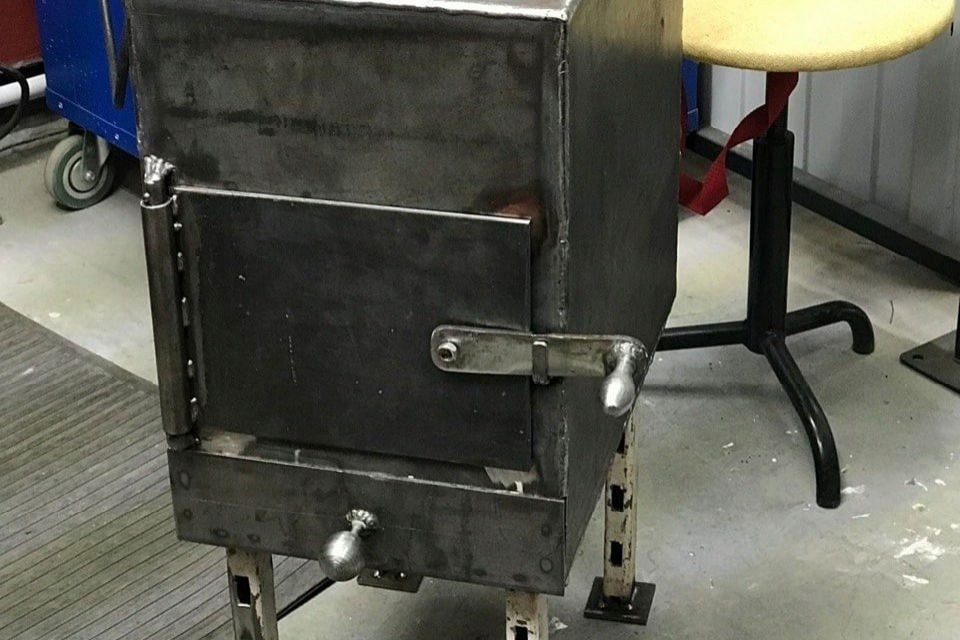     Первые две экспериментальные печи-буржуйки скоро отправятся в зону СВО. Фото: vk.com/opershtab_murman