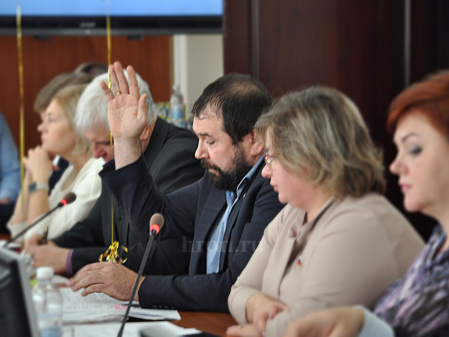 Депутата Омельченко, в частности, интересовало, заложены ли в бюджет средства на обустройство мест накопления ТКО