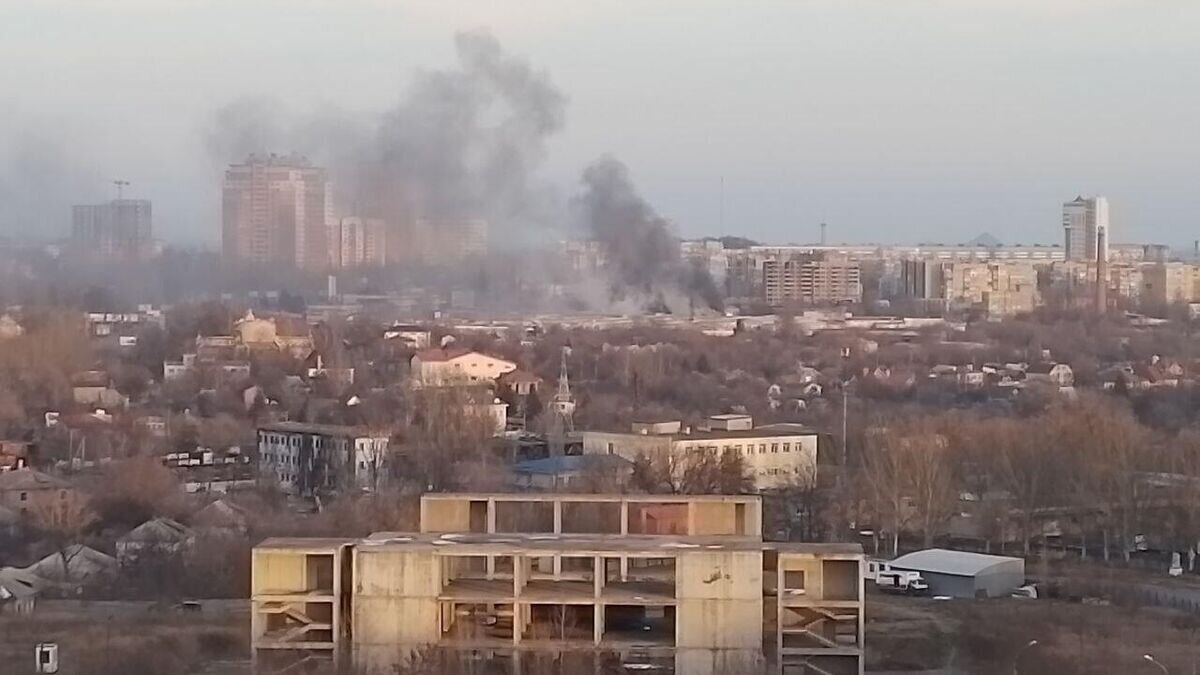    Пожар на рынке "Маяк" в Донецке после обстрела со стороны ВСУ© фото очевидца
