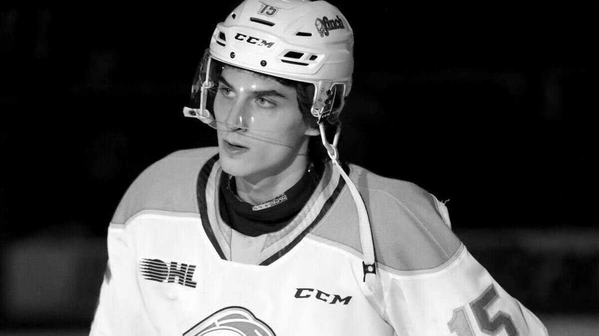    Хоккеист клуба "Лондон Найтс" Абакар Казбеков© Фото : ontariohockeyleague