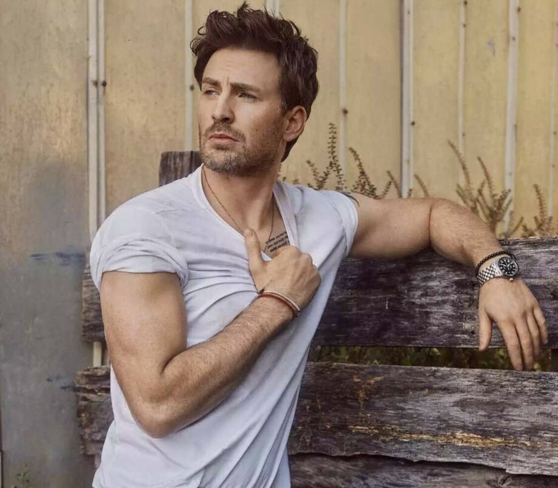 Очень часто его фото использую в профиле. Смешно правда, как будто есть те, кто не знает, что это актер