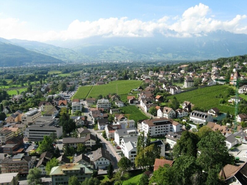 Горы - это уже Швейцария


