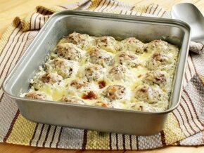  
Добавить в книгу рецептовПосмотреть рецептТефтели в сливочном соусеПростой рецепт запекания тефтелей в духовке, в сливочном соусе.