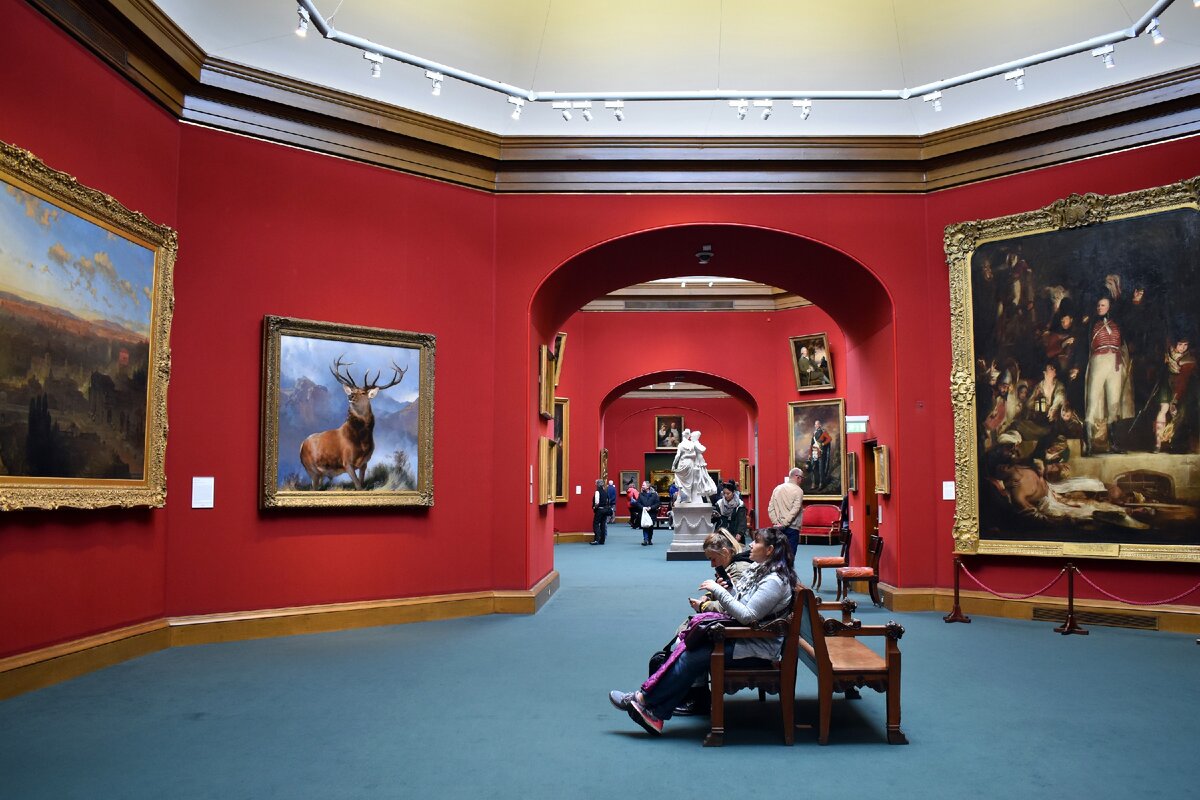 В залах галереи