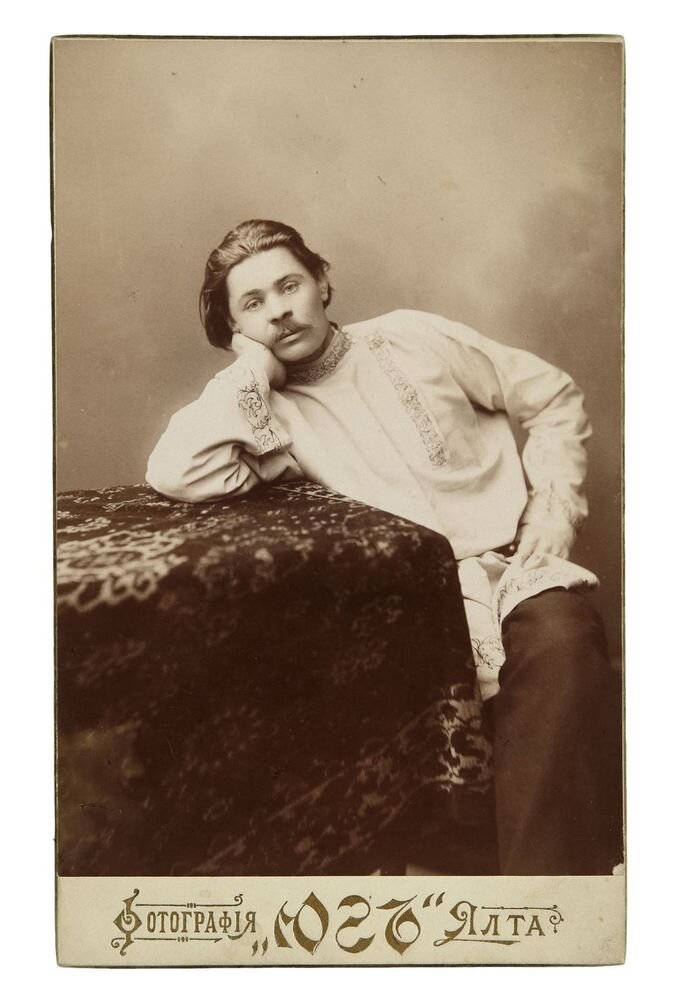 Нам сообщают из Ялты, что во вторник. 29-го марта в Ялту прибыли Максим Горький и Леонид Андреев, намеревающиеся провести здесь некоторое время. Приезд М.Горького вызван, как известно, состоянием его здоровья, внушающим серьезные опасения. Что же касается Л.Н.Андреева, то его прибытие обусловливается желанием сопровождать М.Горького, с которым его связывают самые тесные и сердечные отношения. 
Новости дня. 1905. 3 апреля.

Здоровье Максима Горького, живущего теперь в Финляндии, в Куокале, удовлетворительно. Местный климат оказывает на него благотворное влияние.

Московский листок. 1905. 22 мая

Эту и другие статьи из газет вековой давности читайте подробнее: http://www.hroniki.org
"Хроники. Истории про врачей, пациентов, фармацию и медицинскую науку