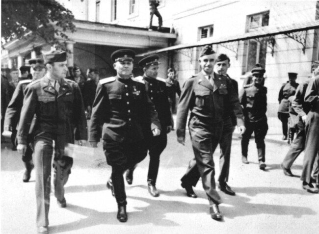 Конев и Омар Брэдли, командующий 21-й группой армии США