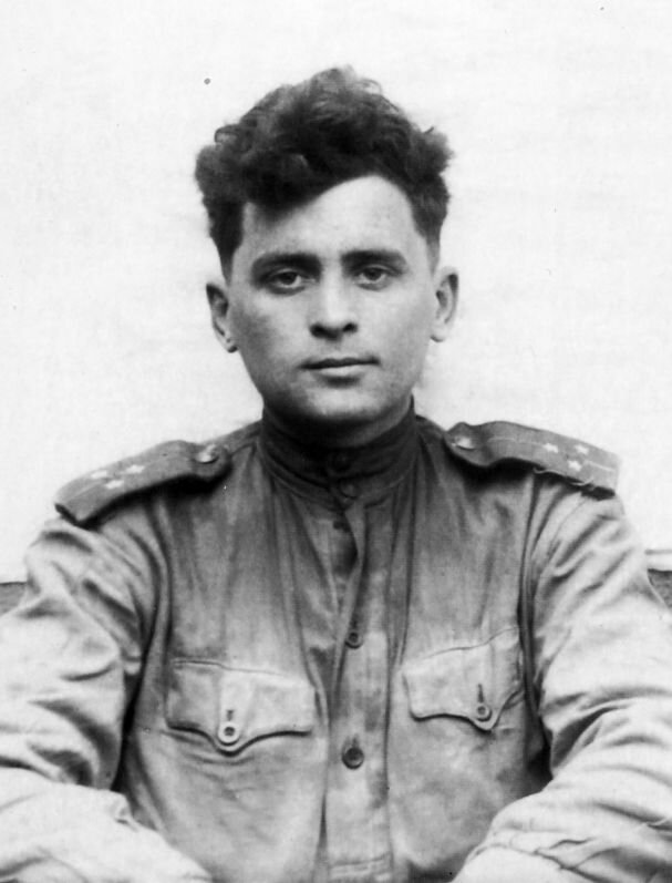 Семен Гудзенко в годы войны.