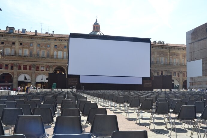 летний кинотеатр на Piazza Maggiore