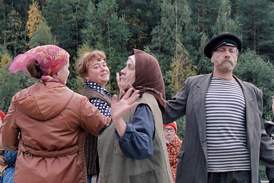 Кадр из фильма «Любовь и голуби» - энциклопедия жизни русской деревни