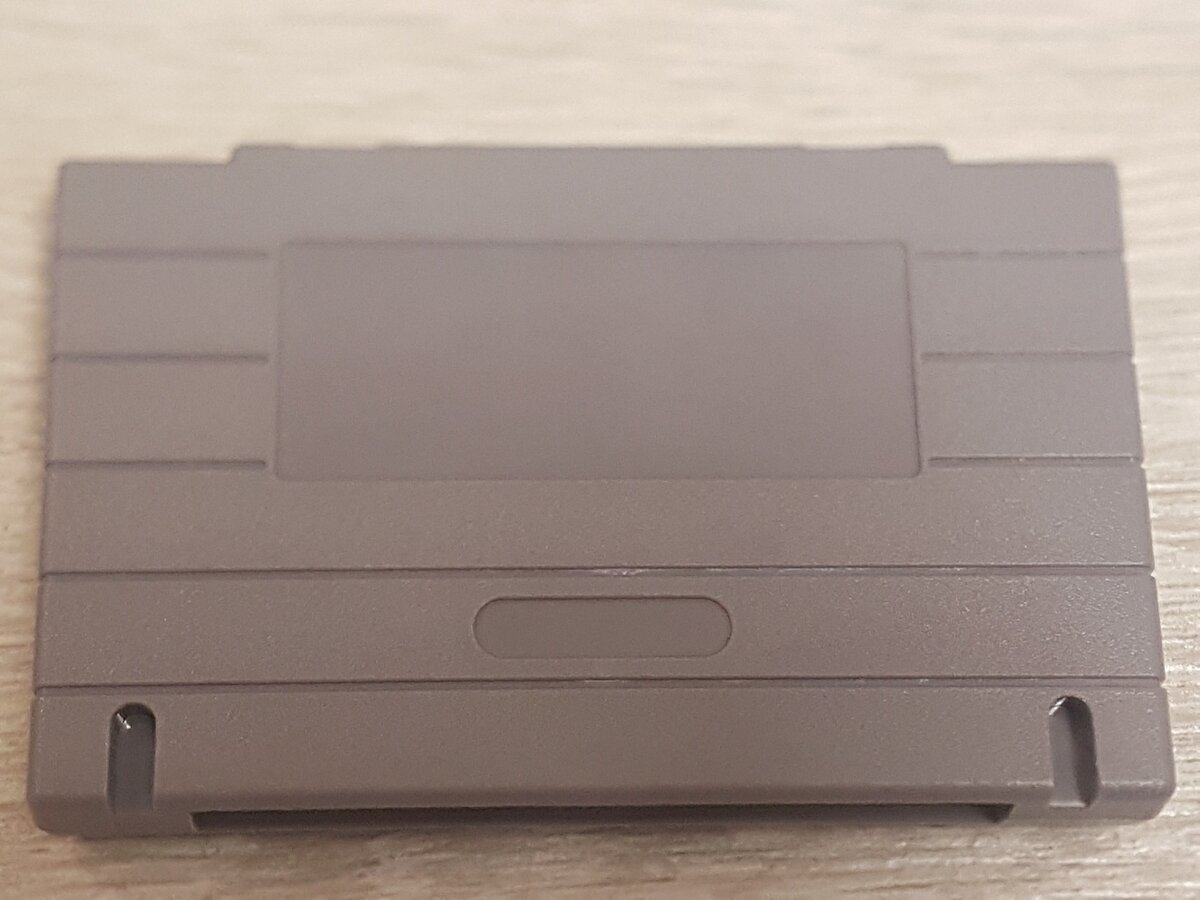 Только отсутствие надписи Nintendo давало понять, что о лицензии речь не идёт.