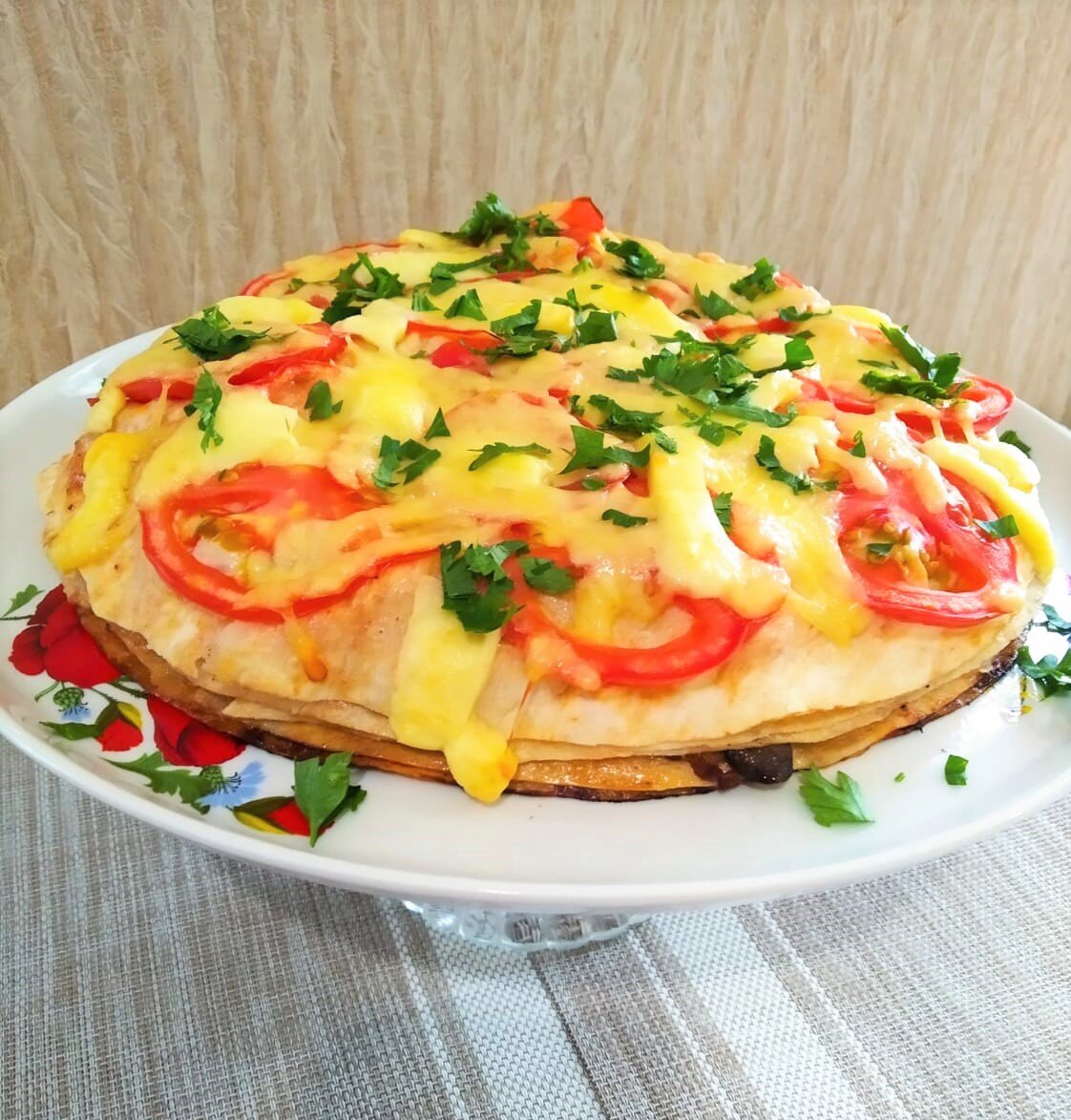 ленивая пицца из лаваша на сковороде с яйцом и сыром и помидорами и колбасой рецепт фото 45