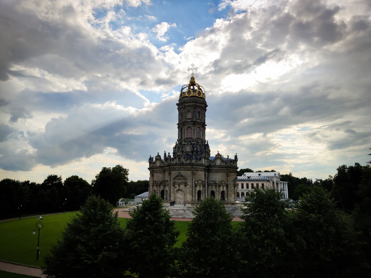 Знаменская церковь в Дубровицах