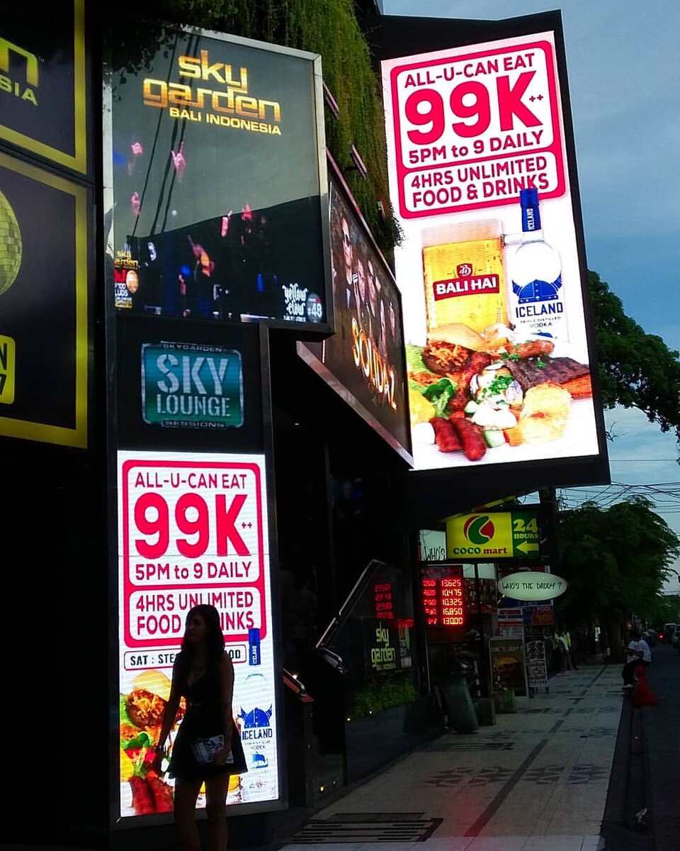 Клуб "Скай Гарден", Кута, Бали, Индонезия