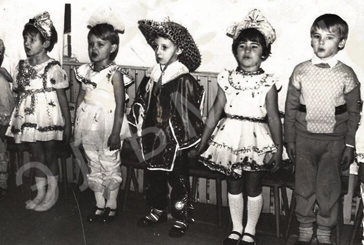 листайте вправо