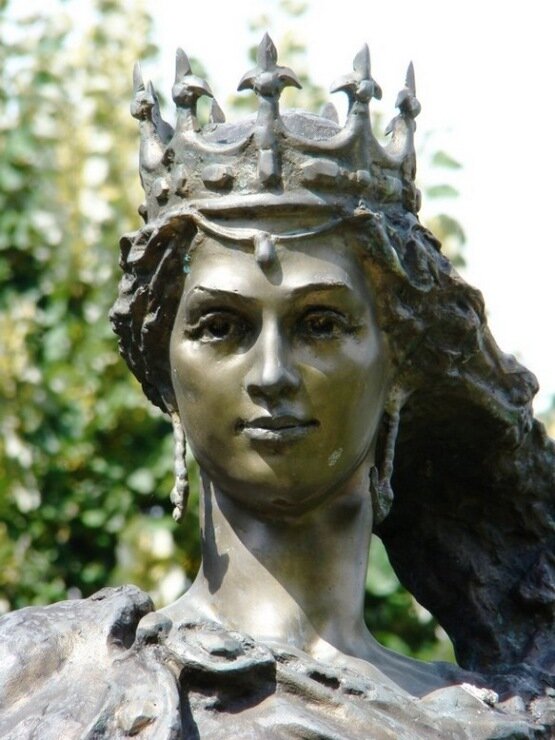 Наша Аня, русская-французская. Занесло же тебя!