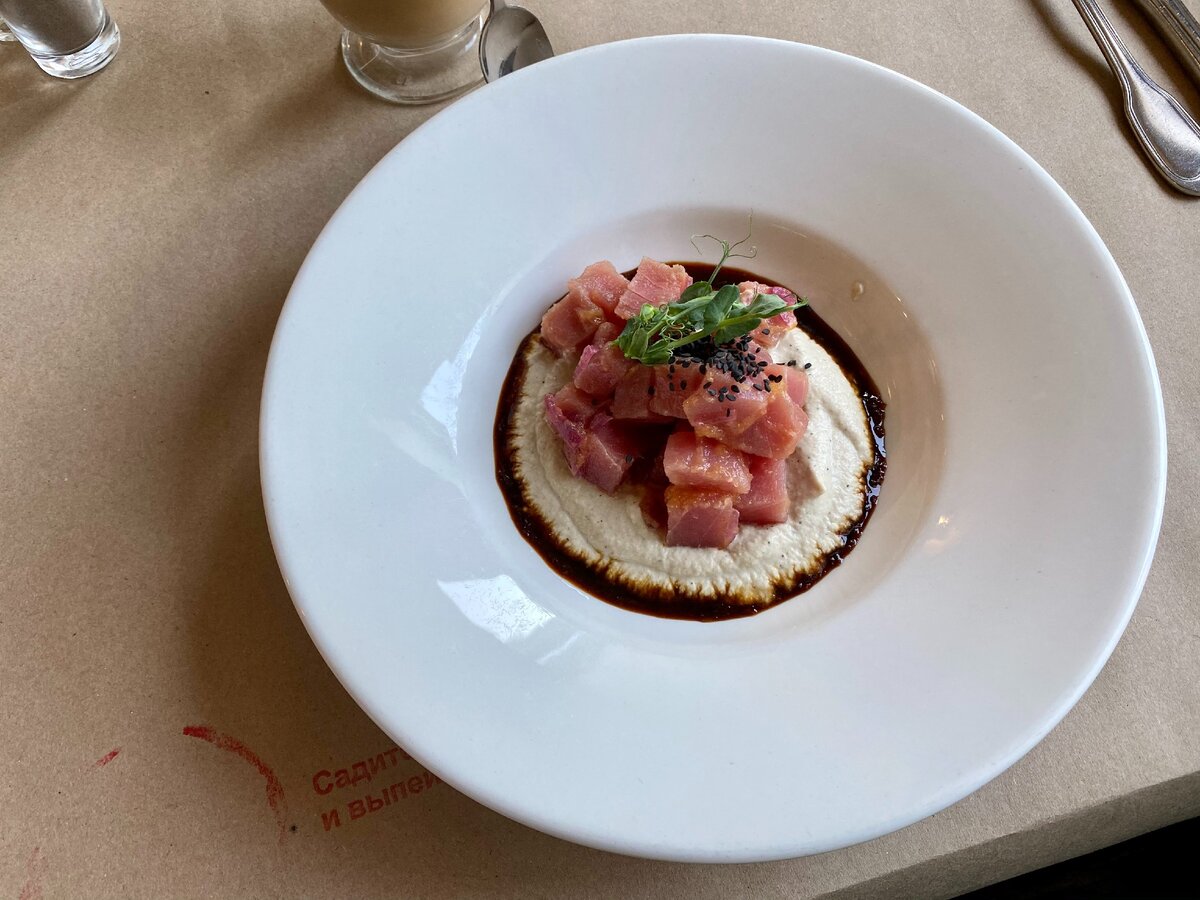 Кстати ростки зеленого горошка очень освежали блюдо.