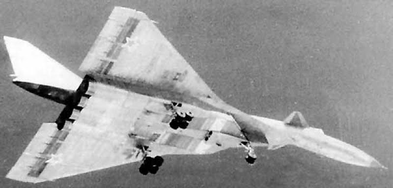 Рис. 40. Самолёт Т-4.