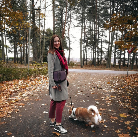 Настоящий собачник Дана - фото из текста "Зажиточная усатая и хвостатая женщина". Отсюда https://clck.ru/SUoC7