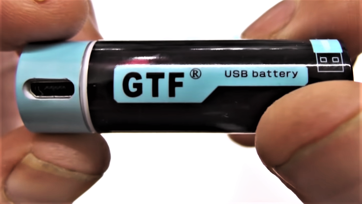 Так  выглядит  с  местом для зарядки от микроюсби