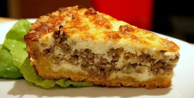 Если гости на пороге, вы устали и нет сил готовить, а хочется порадовать своих родных и близких вкусненьким то в  этом случае заливной пирог, например, с картошкой и мясом, станет палочкой-выручалочкой.
