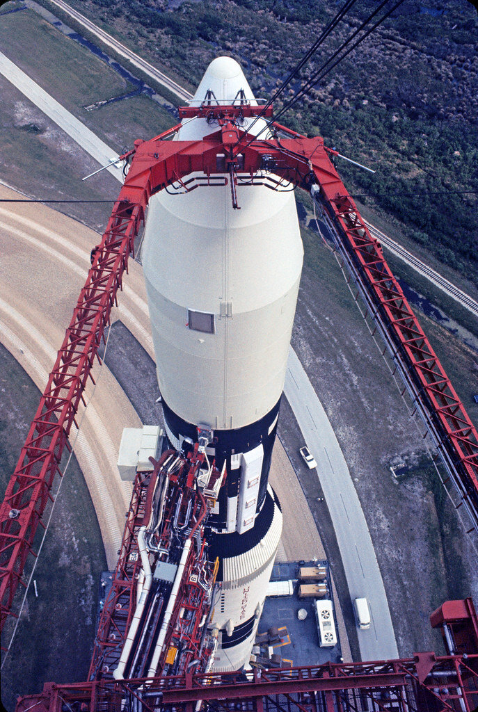 Старт ракеты Сатурн-5 с орбитальной станцией Скайлэб