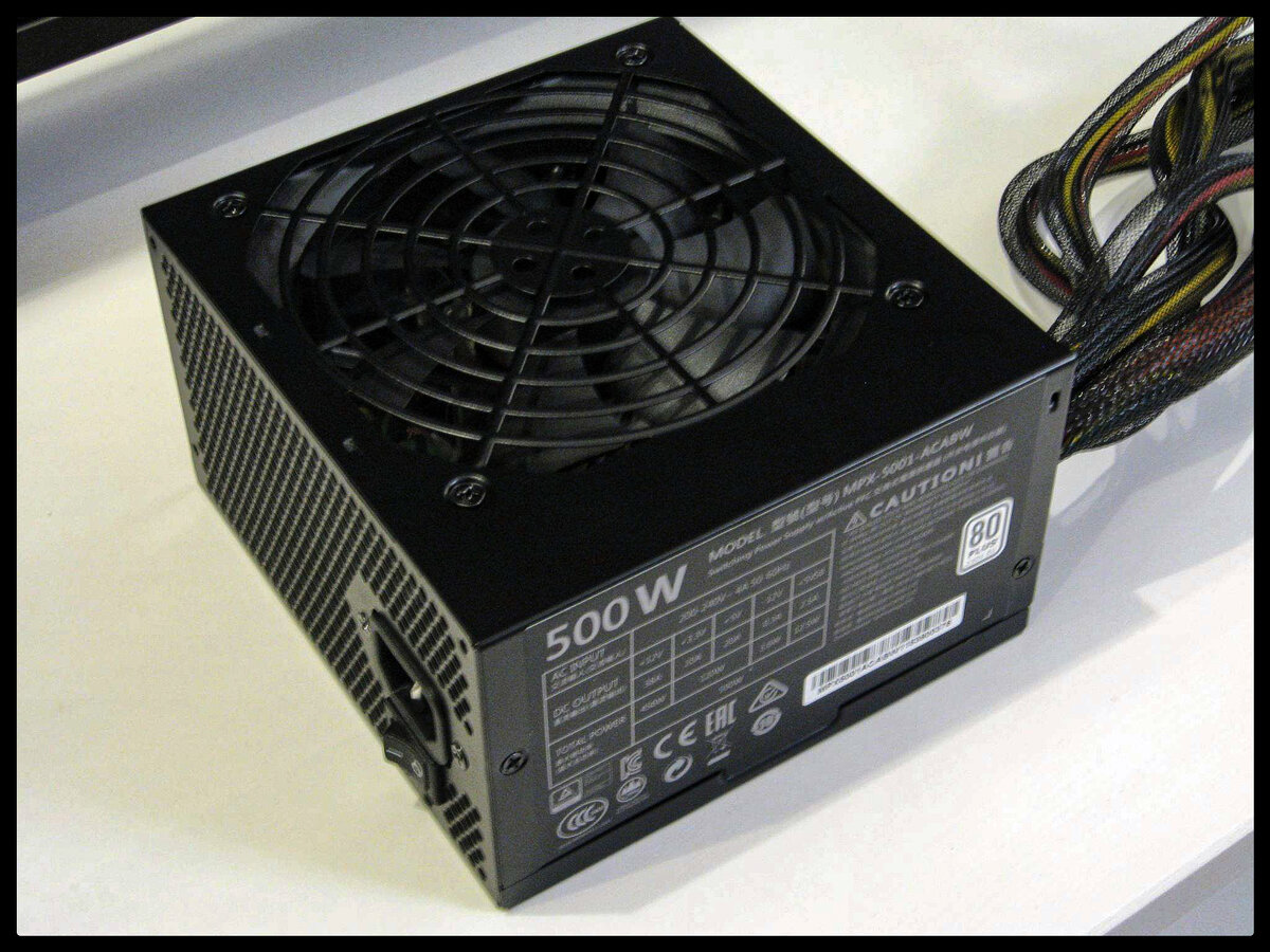 Стандартного 500 Вт блока более чем достаточно для большинства пользователей