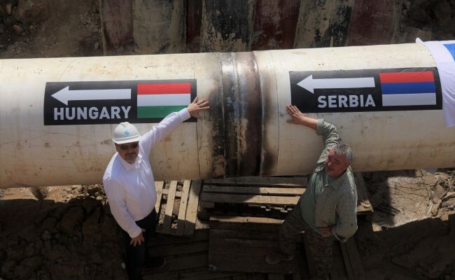 Венгрия и Сербия соединили трубу общим швом.      фото: картинки яндекса.
