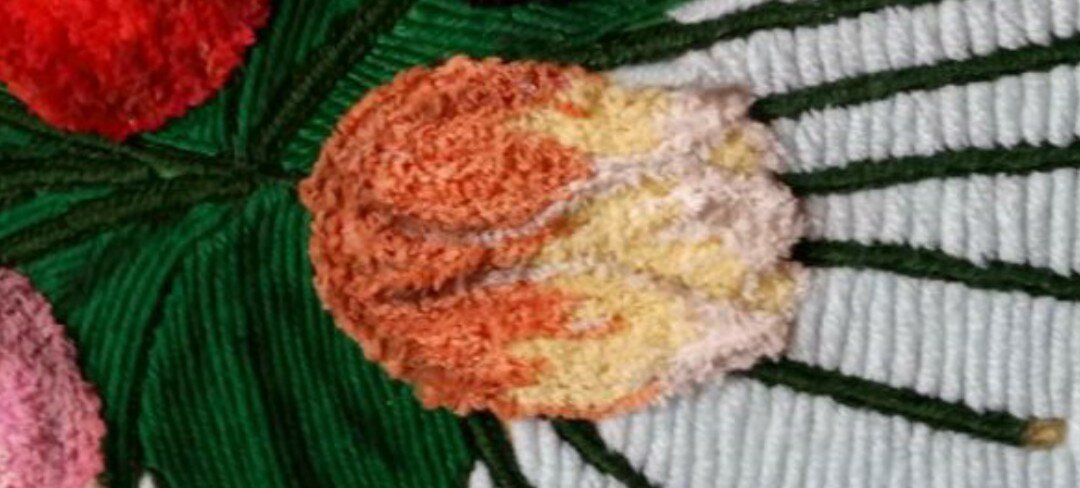 А здесь затаилась Дюймовочка