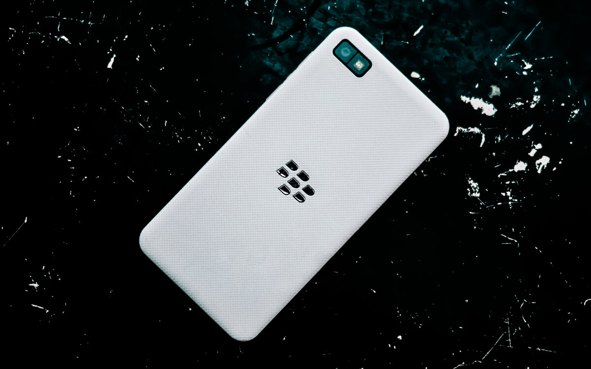 Blackberry Z10, выпущенный в 2013 году