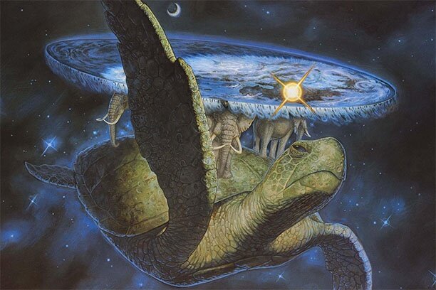 Читаю книгу Джереми Миллера "Правила инвестирования Уоррена Баффетта". В одной из записок Уоррена Баффета своим партнерам было написано (цитирую): 
"Корабли совершают кругосветные плавания, а Общество плоской Земли, продолжает процветать. Значительные расхождения между ценой и стоимостью на рынке как существовали, так и существуют, и те, кто усвоил идеи Грэма и Додда, по прежнему процветают".

Записка была написана в 70-х годах XX века. Я подумал: "Постойте, Общество плоской Земли в XX веке, Вы серьезно?" Насколько мне известно теории о плоскости Земли выдвигались еще в средние века и стали опровергаться при кругосветных плаваниях испанцев.

Изучив данную тему, я был обескуражен. Оказывается, что у истоков идей стоял английский изобретатель Сэмюэл Роуботэм, который в XIX веке доказывал плоскую форму Земли. В 1956 году движение возрождено, как феникс из пламени.  И это в век технического прогресса, теле-видео коммуникации, времени, когда запускали орбитные спутники.

"Нет, бред какой-то!" - скажете Вы - "Это же противоречит всем законам физики? Как тогда Земля взаимодействует с другими космическими объектами?". 

Объяснения были и они следующие:
1.Земля - плоский диск, диаметром 40 000 км.

2.Солнце и Луна вращаются над поверхностью Земли, центр на Северном полюсе.

3.Гравитация отрицается, сила тяжести возникает при движении Земли вверх.

4.Южного полюса не существует. Антарктика считается ледяной стеной, опоясывающей мир (напоминает "игру престолов", может режиссер сериала был вдохновлен этой теорией?!) . 

5.Снимки с космоса - это ложь (не пощупал, не увидел - значит не верю) . 

Четких данных о существовании Общества на данный момент нет. Но активная деятельность продолжалась вплоть до 2001 года, до смерти Чарльза К. Джонсона.

В заключении хочется сказать, что существуют прописные истины, есть факты и доказательства, человечеством накоплен бесценный опыт, но находятся люди, которые все отрицают и вводят в заблуждение. 

Вы слышали про Общество плоской Земли?  Как Вы думаете в 2022 году есть сторонники псевдонаучной организации?
