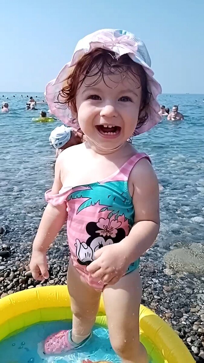 Первое море Софии в 1 годик! 