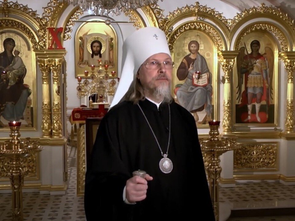     Рязанский владыка: Матерщина страшнее курения. Среди святых были курящие.