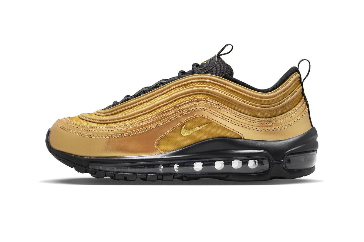 Nike air max sales metallic gold