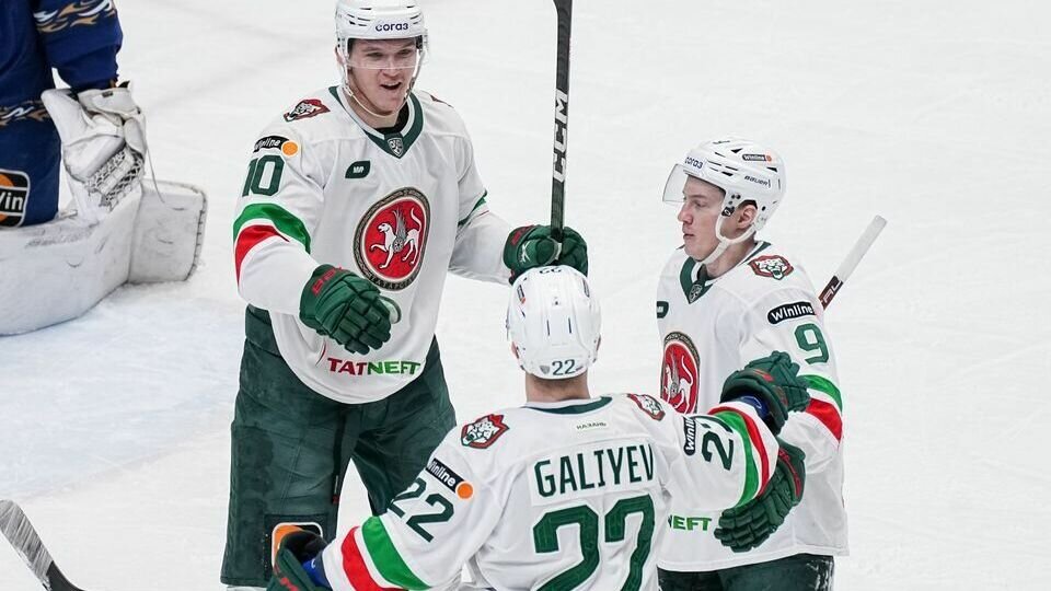     Казанский «Ак Барс» в гостевой игре регулярного чемпионата Континентальной хоккейной лиги (КХЛ) обыграл астанинский «Барыс» со счетом 2:1.